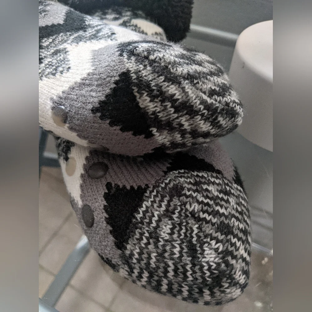 Women's Knitted Winter Slipper Thermal Sock Non Skid Cozy Black Gray